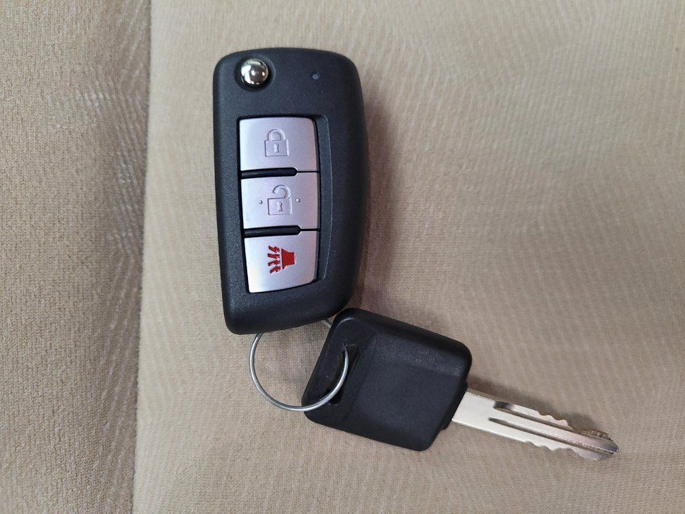 Used 2015 Nissan Rogue S AWD/4WD image 32