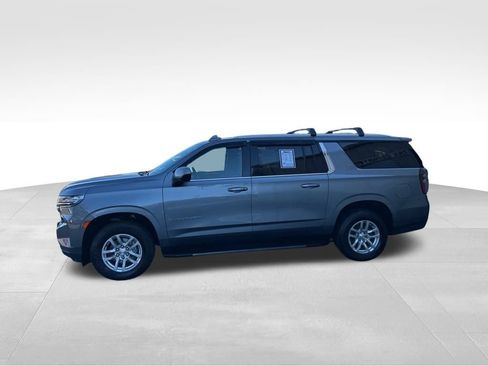 Used 2021 Chevrolet Suburban LS image 2