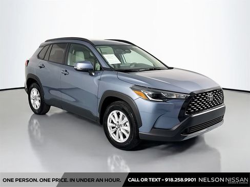 Used 2024 Toyota Corolla Cross LE w/ Moonroof Package AWD/4WD image 3