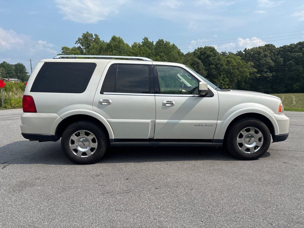 Used 2006 Lincoln Navigator 2WD image 6