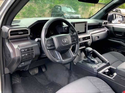 Used 2025 Toyota Tacoma SR5 image 17