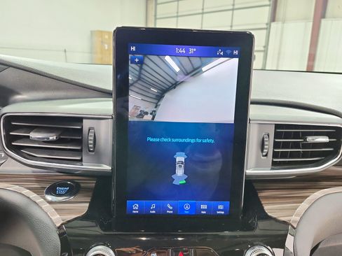 Used 2024 Ford Explorer Limited w/ Limited Technology Package image 27