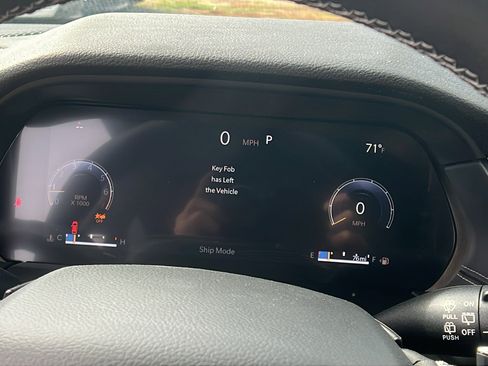 New 2025 Jeep Grand Cherokee L Altitude image 28