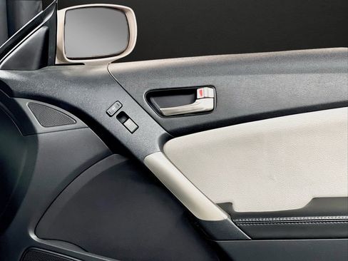 Used 2016 Hyundai Genesis 3.8 image 27