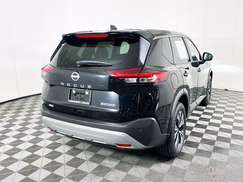 Used 2023 Nissan Rogue SV AWD/4WD image 3