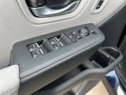 New 2025 Honda Pilot Touring image 11