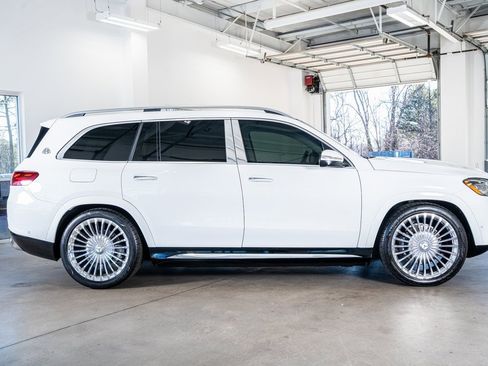 Used 2024 Mercedes-Benz Maybach GLS 600 4MATIC image 5