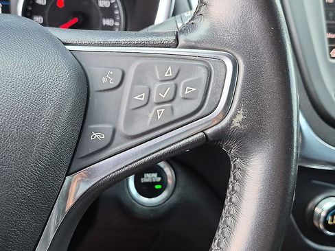 Used 2020 Chevrolet Equinox LT FWD image 18