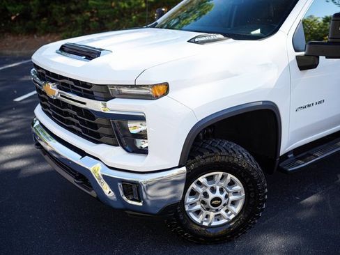 Used 2025 Chevrolet Silverado 2500 LT w/ Convenience Package image 2