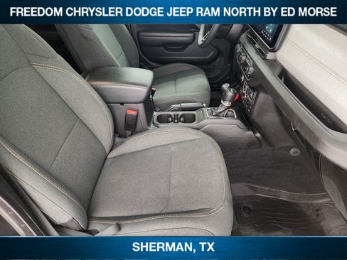 Used 2025 Jeep Wrangler Unlimited Sport AWD/4WD image 9