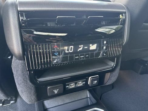 New 2026 Jeep Grand Wagoneer L Limited AWD/4WD image 24