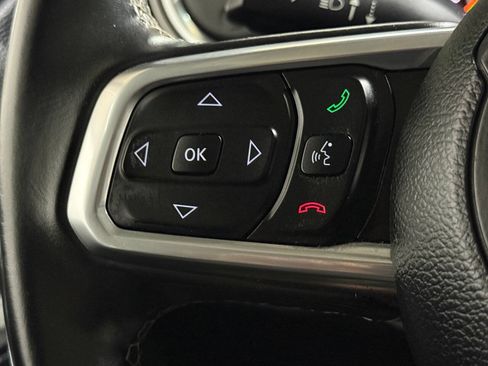 Used 2018 Jeep Wrangler Unlimited Sahara w/ Uconnect 4C Nav & Sound Group AWD/4WD image 72