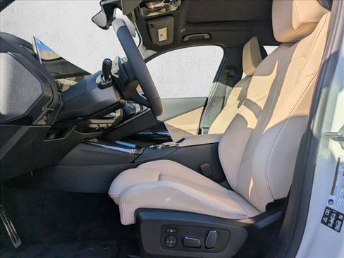 Used 2026 BMW X3 xDrive30 w/ Premium Package image 4