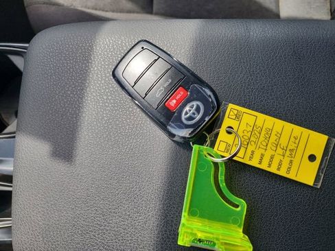 Used 2025 Toyota Camry LE image 29