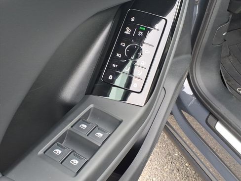 Used 2025 Audi Q6 e-tron Premium Plus w/ Premium Plus image 11