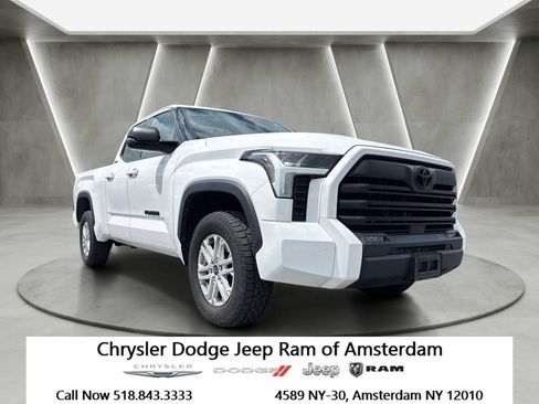 Used 2022 Toyota Tundra SR5 w/ SR5 Premium Package AWD/4WD image 1