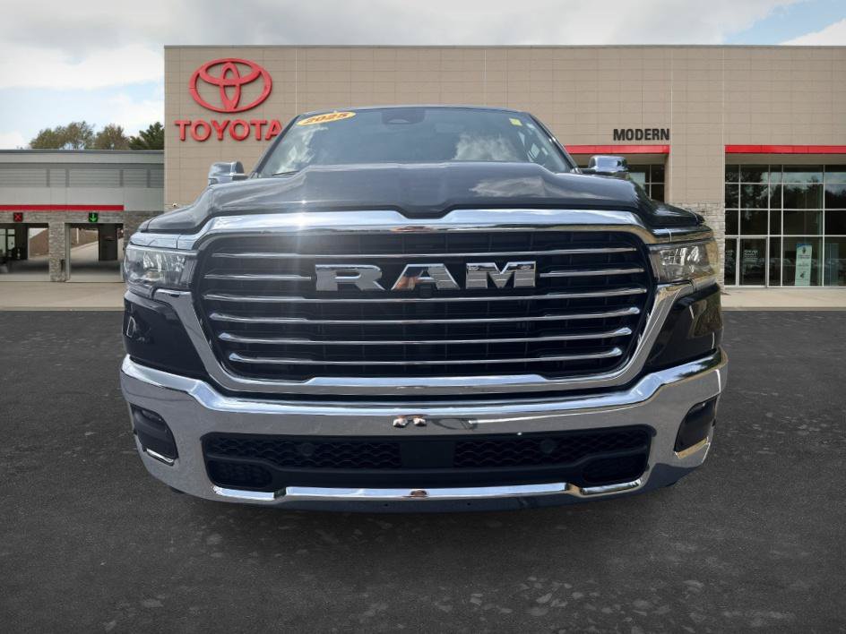 Used 2025 RAM 1500 Laramie AWD/4WD image 2