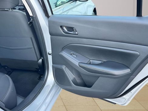 Used 2024 Nissan Altima 2.5 SV FWD image 24