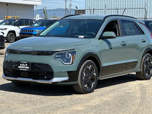 Used 2026 Kia Niro Wind w/ Wind Preserve Package FWD image 9
