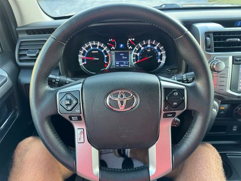 Used 2016 Toyota 4Runner SR5 image 11