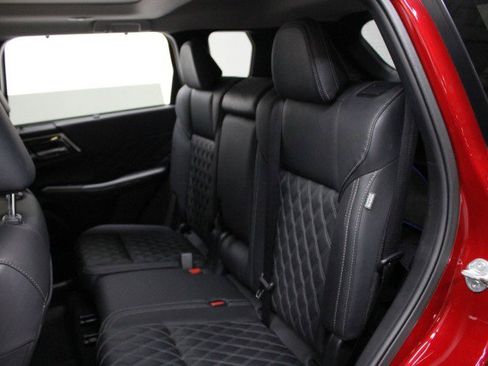 Used 2025 Mitsubishi Outlander SEL image 29