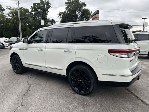 Certified 2023 Lincoln Navigator Reserve AWD/4WD image 7