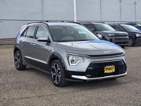 Used 2024 Kia Niro EX Touring FWD image 5