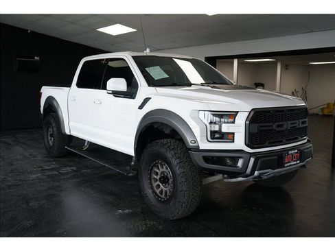 Used 2019 Ford F150 Raptor w/ Equipment Group 802A Luxury AWD/4WD image 9