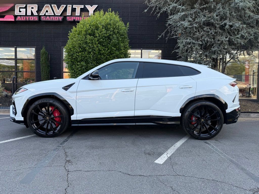 Used 2021 Lamborghini Urus AWD/4WD image 9