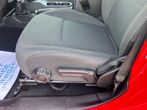 Used 2025 Jeep Wrangler Sahara image 20