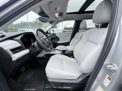 Used 2024 Mitsubishi Outlander SEL FWD image 17
