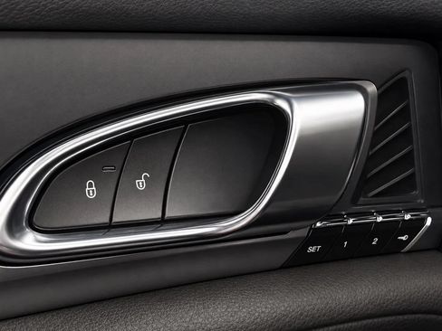 Used 2015 Porsche Panamera image 28