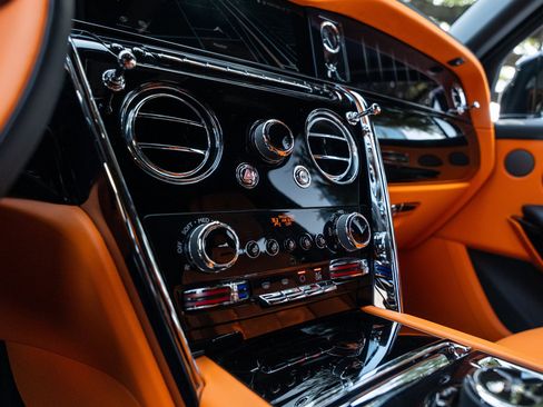 Used 2025 Rolls-Royce Cullinan image 34