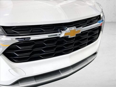 Used 2025 Chevrolet Trax LT w/ Driver Confidence Package FWD image 30