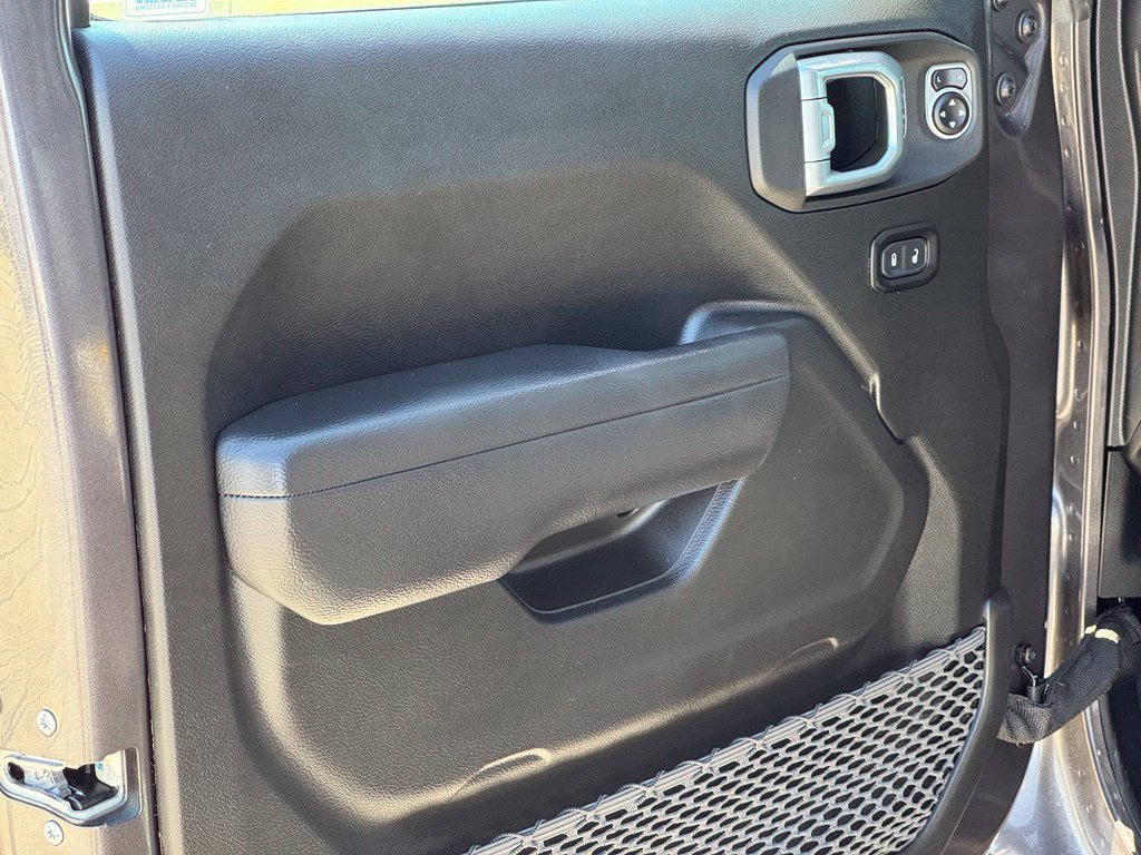 Used 2025 Jeep Wrangler Unlimited Sport AWD/4WD image 9