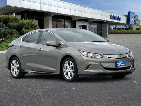 Used 2017 Chevrolet Volt Premier w/ Driver Confidence II Package image 9