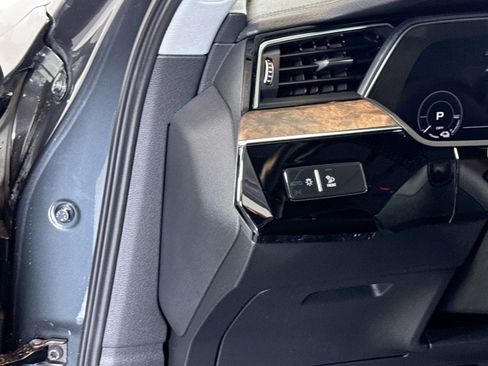 Used 2019 Audi e-tron Premium Plus w/ Cold Weather Package image 10