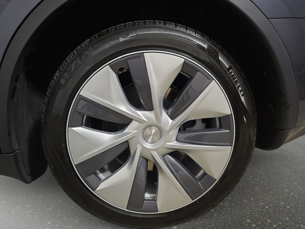 Used 2023 Tesla Model Y Long Range AWD/4WD image 35