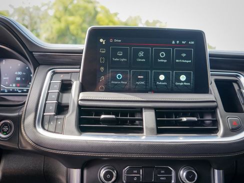 Used 2023 GMC Yukon SLT w/ SLT Premium Package AWD/4WD image 12