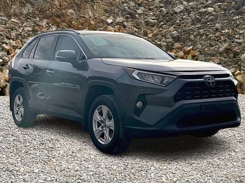 Used 2020 Toyota RAV4 XLE w/ All Weather Liner Package image 8