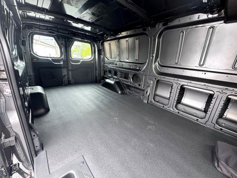 Used 2023 Ford E-Transit Low Roof image 19