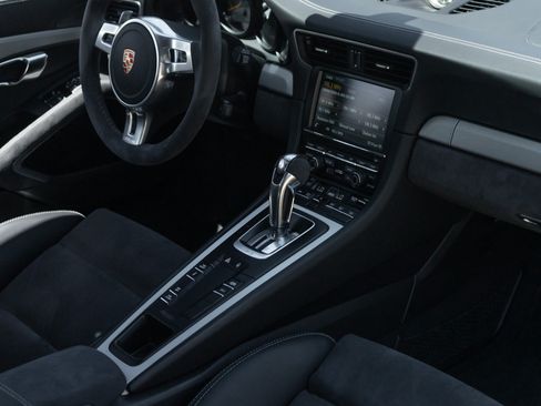 Used 2015 Porsche 911 GT3 RWD image 22