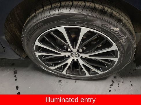 Used 2019 Toyota Camry SE image 10