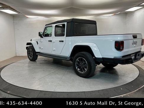 Used 2022 Jeep Gladiator Overland image 3