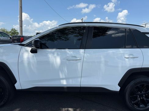 Used 2021 Toyota RAV4 LE FWD image 39