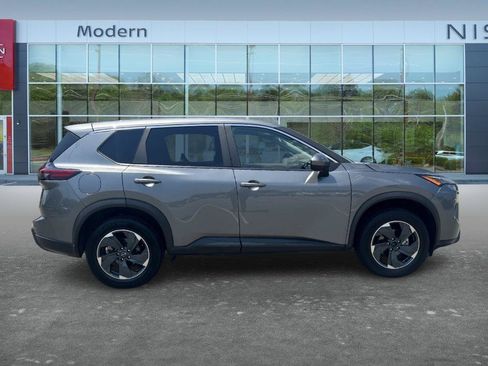 Certified 2024 Nissan Rogue SV AWD/4WD image 3