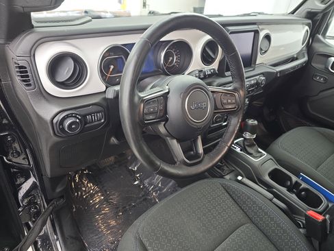Used 2021 Jeep Wrangler Unlimited Islander image 15