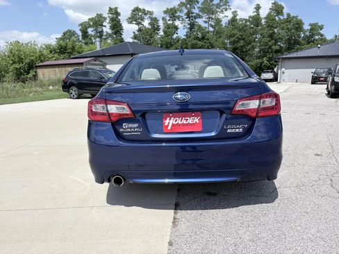 Used 2017 Subaru Legacy 2.5i Premium AWD/4WD image 5