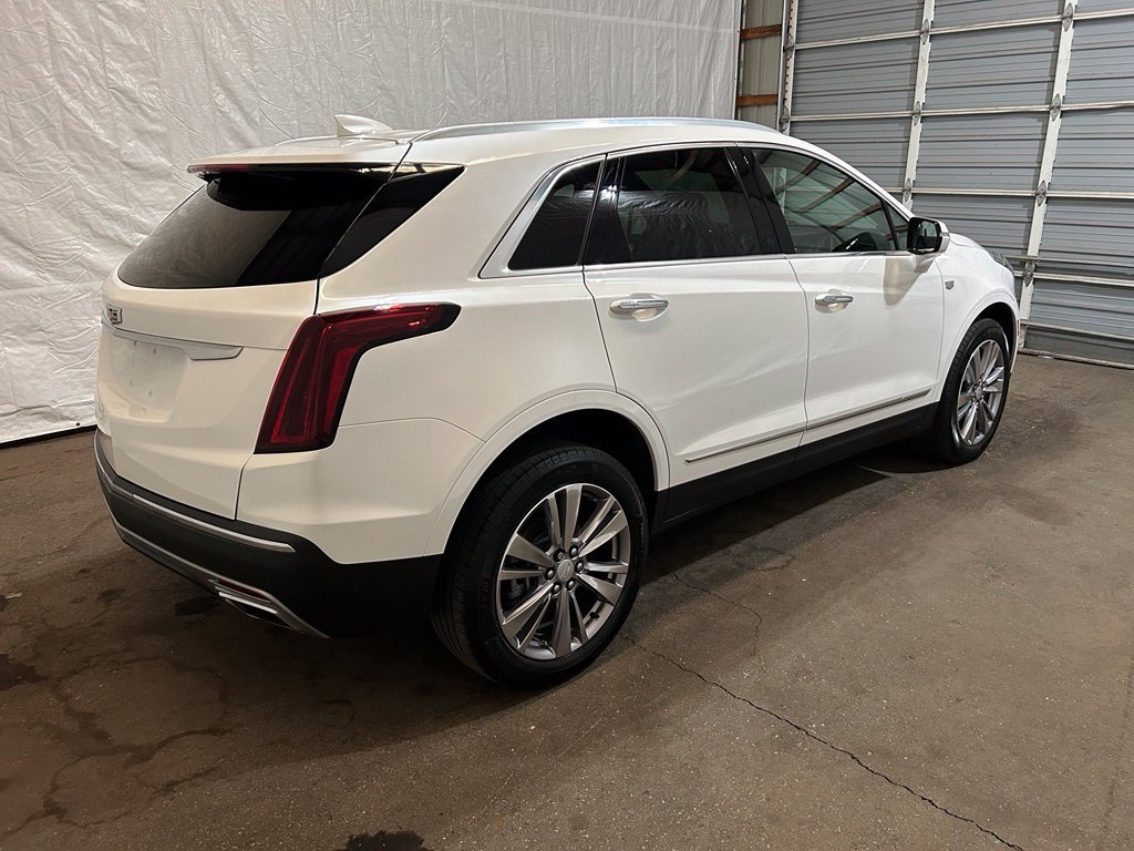 Used 2024 Cadillac XT5 Premium Luxury AWD/4WD image 2