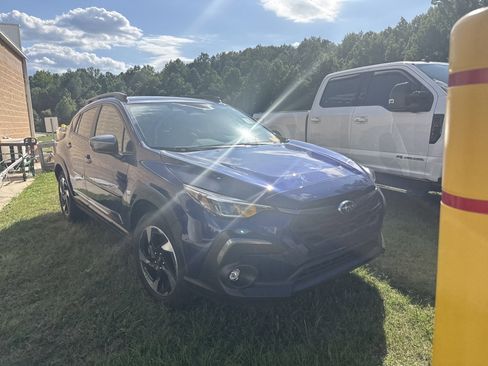 Used 2024 Subaru Crosstrek 2.5i Limited AWD/4WD image 3